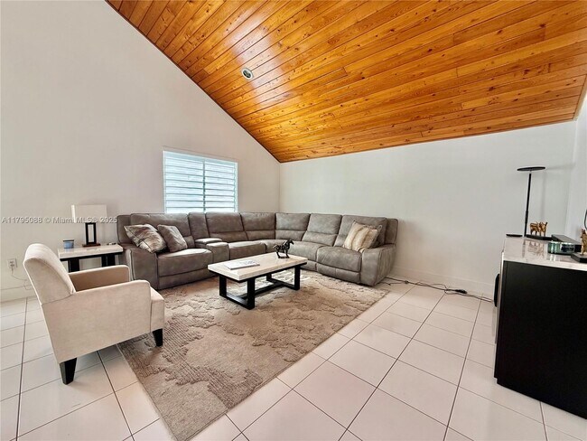Foto del edificio - 10802 SW 142nd Ct
