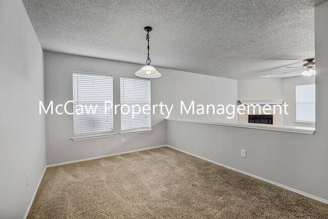 Building Photo - Great 4/2.5/2 in Roanoke, TX!