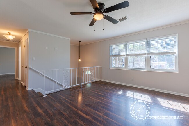 Building Photo - 818 Abbiegail Dr