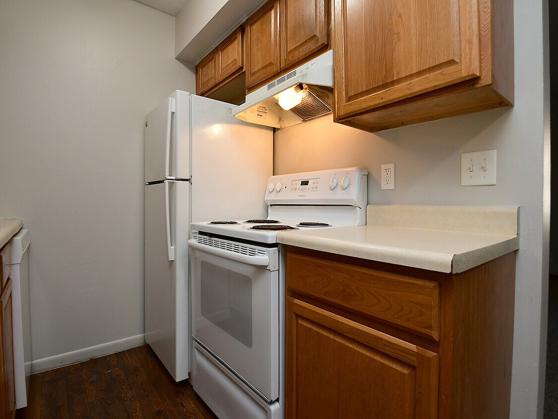 Benson Garden Apartments 2333 Benson Gardens Blvd Omaha, NE