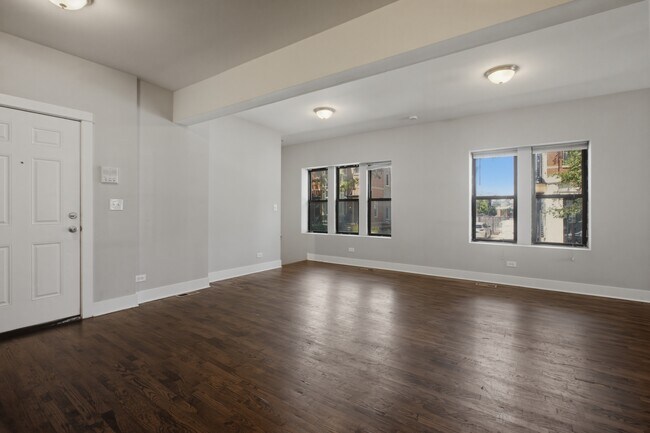 Foto del edificio - 5555 N Magnolia Ave