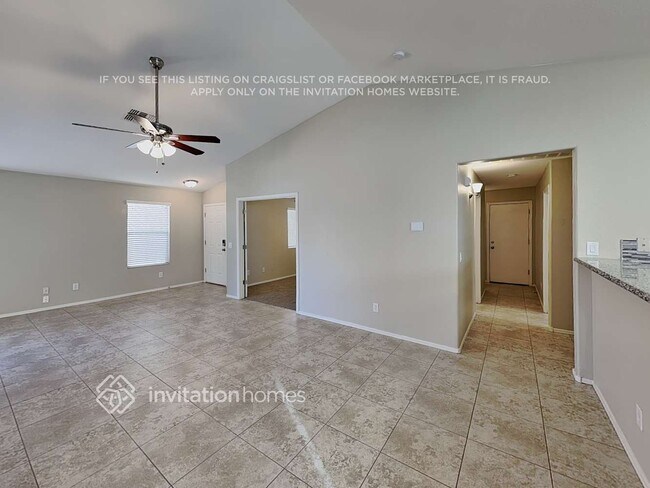 Foto del edificio - 2369 W Silver Creek Ln