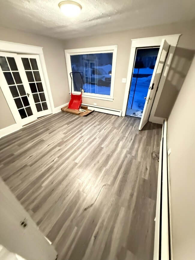 Building Photo - 361 Coos St