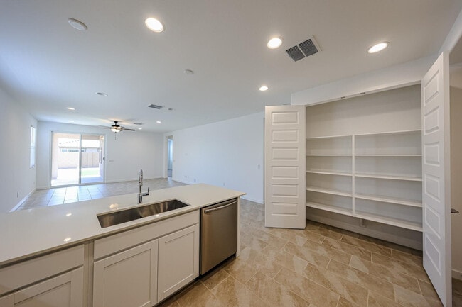 Foto del edificio - 17347 W Gray Fox Trl