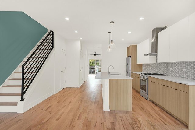 Building Photo - 554 W Cullerton St