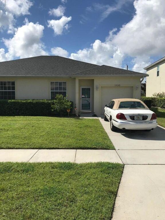 Primary Photo - 1930 Yellowfin Dr