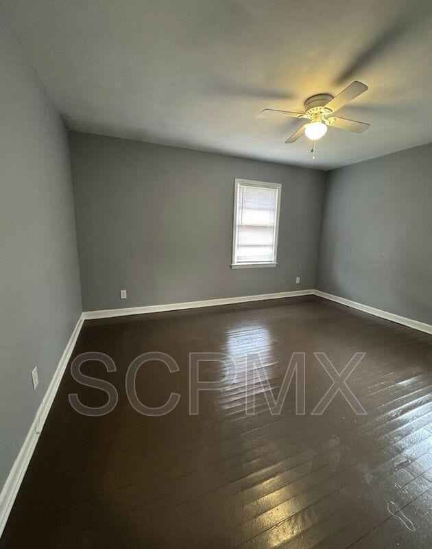 Photo - 2428 Crestview Dr House