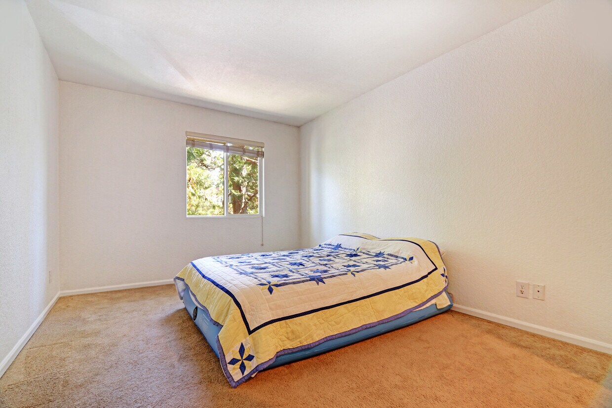 11643 100th Ave NE, Kirkland, WA 98034 Townhouse for Rent in Kirkland, WA