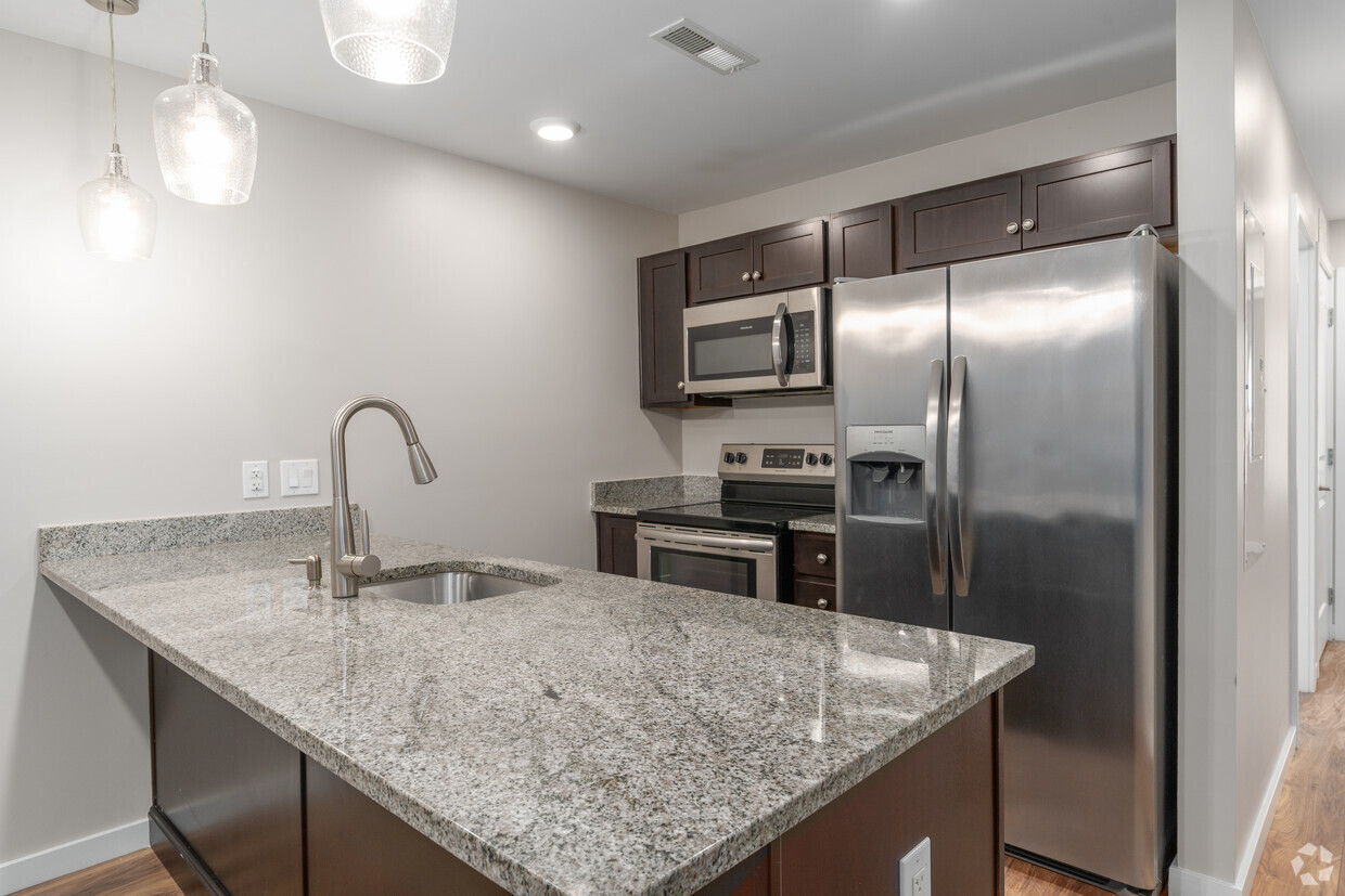 2HAB, 2BA - 900SF Cocina - 1623-1641 W Venango St