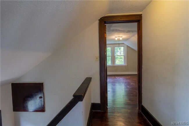 Building Photo - 570 Eggert Rd