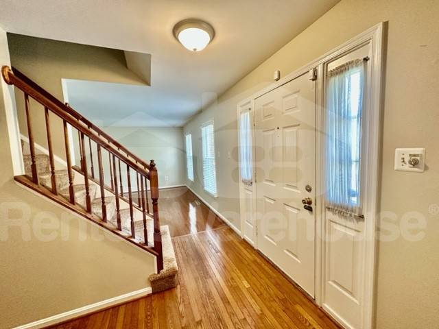 Foto del edificio - 5015 Middlesmoor Ct