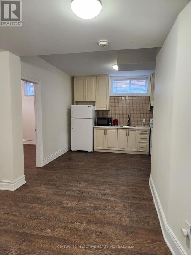 Building Photo - 33 Scarborough Golf Club Rd