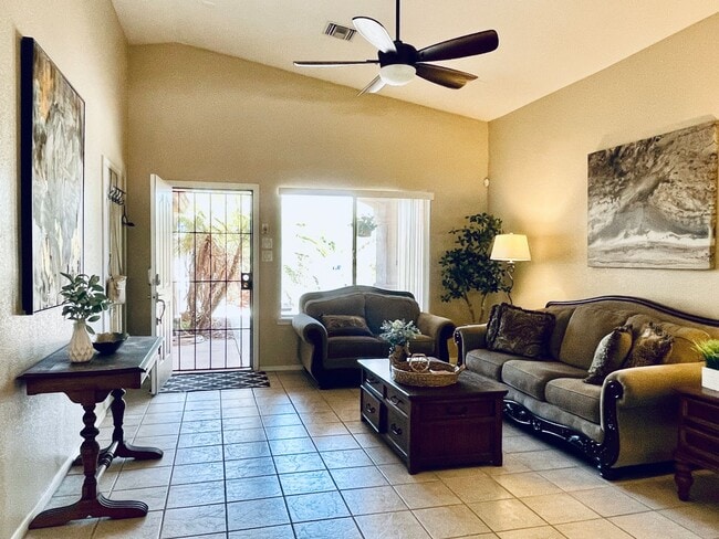 Building Photo - Fully furnished Rental Available Now