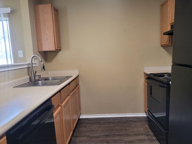 Building Photo - 3 BD 2BA Home