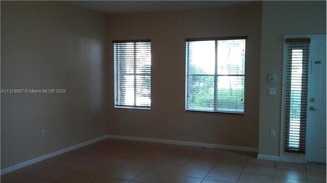 Foto del edificio - 2556 SW 83rd Ave