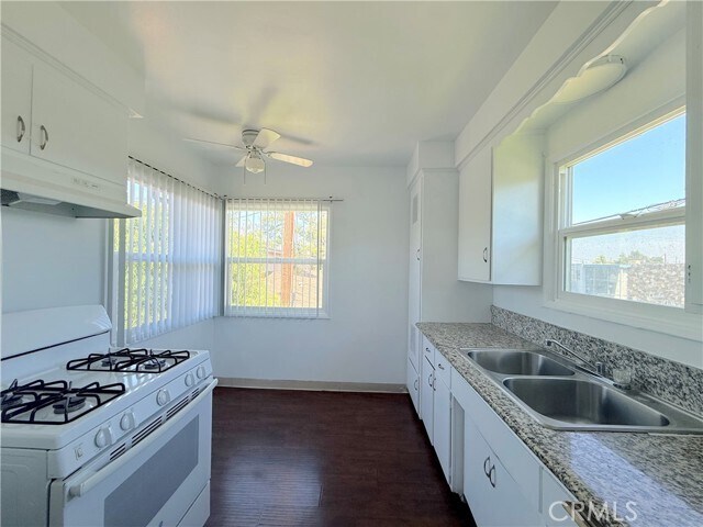 Foto del edificio - 331 E Live Oak St
