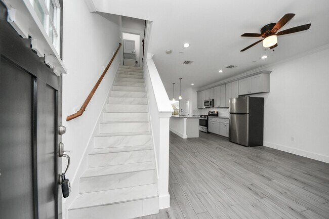 Building Photo - 8305 Prairie View Dr