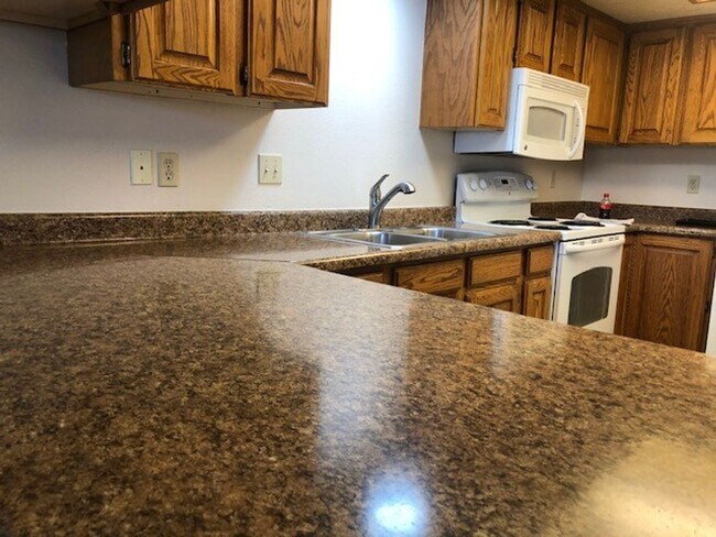 Building Photo - New England Town home.
