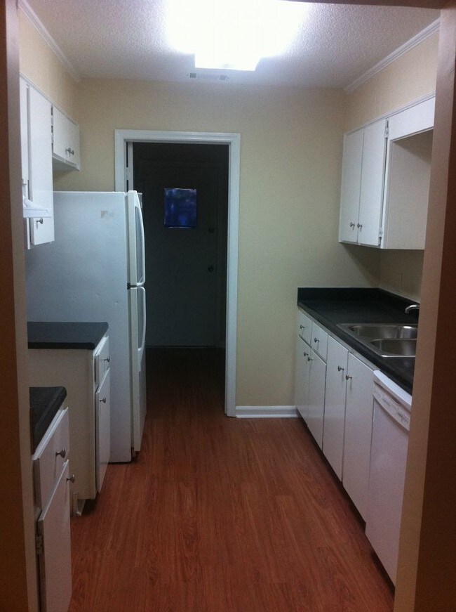 Building Photo - 7114 Johnny Mercer Blvd
