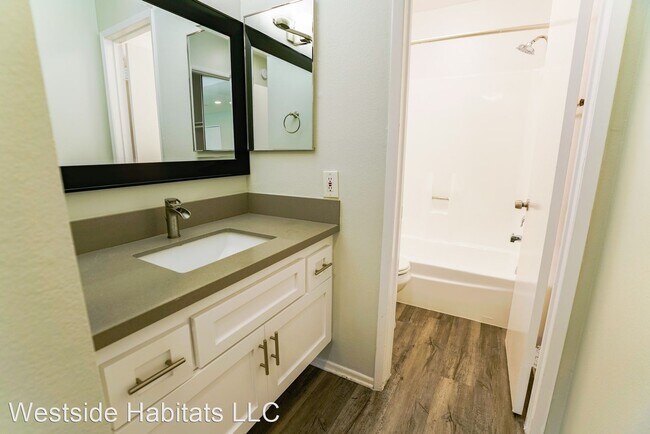 Foto del edificio - 1 br, 1 bath Room For Rent - 17250 Sunset ...