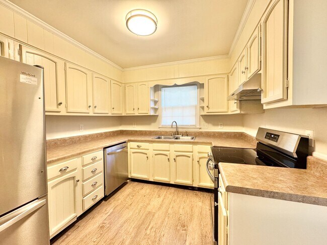 Foto del edificio - 5127 Lawndale Dr