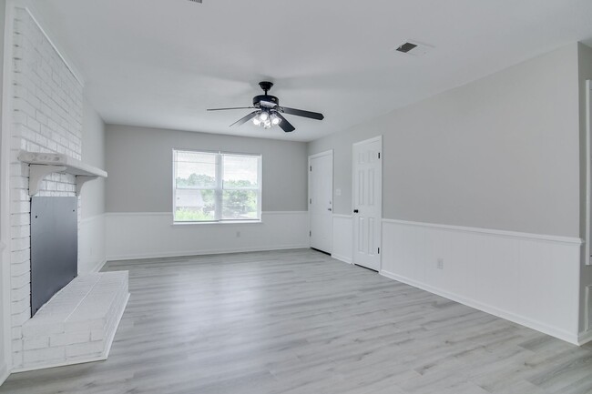 Building Photo - Fully Rehabbed in Heart of Grovetown