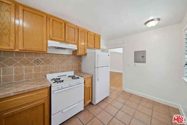 Foto del edificio - 1239 Havenhurst Dr