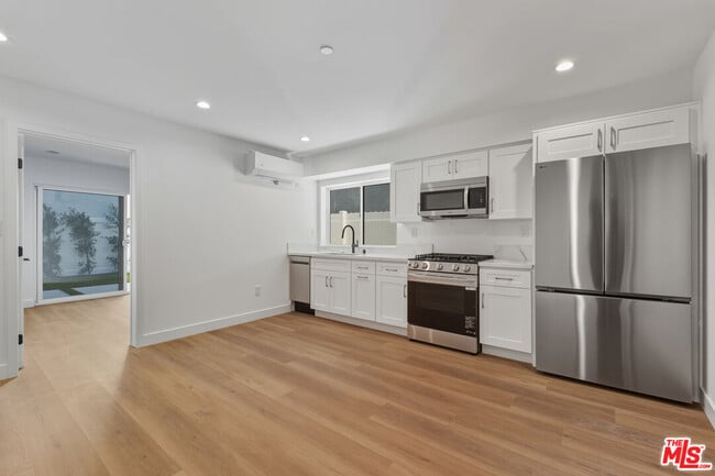 Foto del edificio - 14167 Erwin St