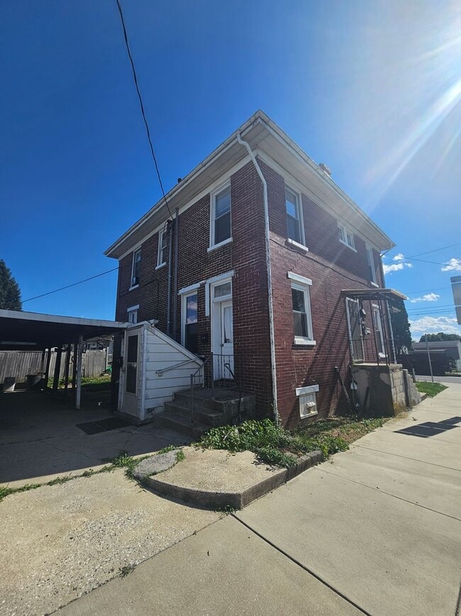 Building Photo - 143 N Albemarle St