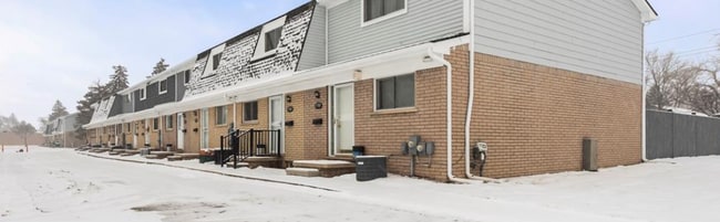 Building Photo - 15948 W 11 Mile Rd
