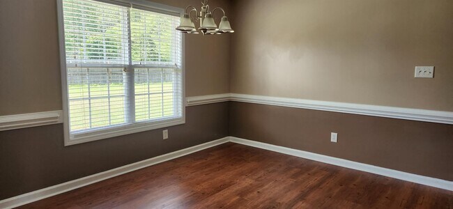Building Photo - 429 Eastfield Dr