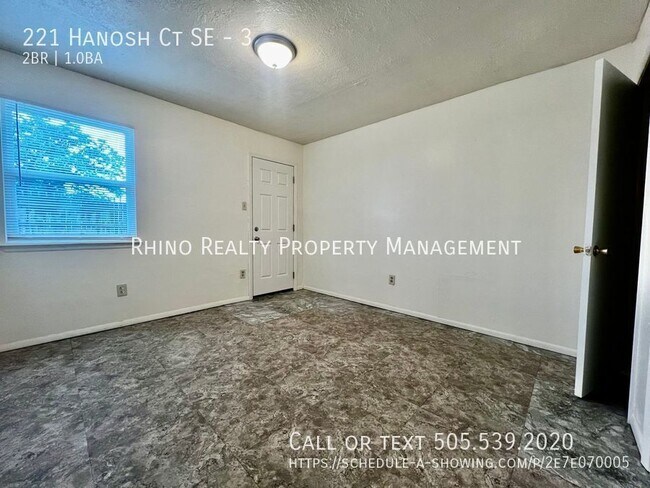 Building Photo - 221 Hanosh Ct SE