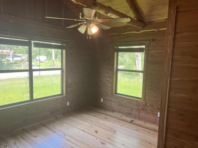 Building Photo - 313 N Berry Ridge
