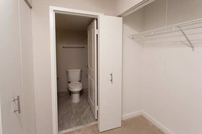 Foto del edificio - 425 W Ohio St