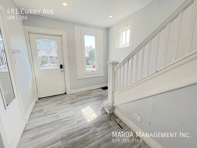 Photo du bâtiment - 5 BD MODERN & SPACIOUS 5 BEDROOM WEST END ...