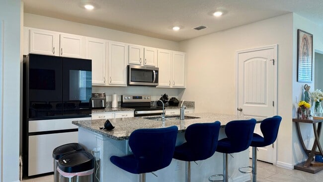 Building Photo - 13340 Pontoon Rd