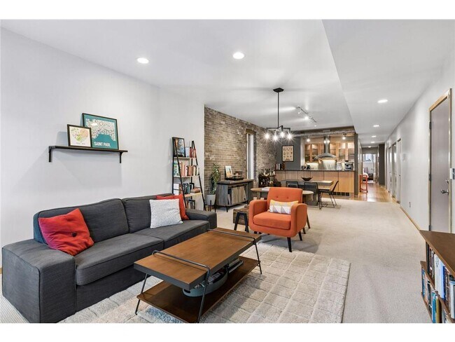 Foto del edificio - 561 Laurel Ave