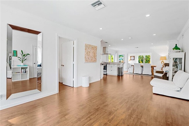 Building Photo - 2360 NE 15th Terrace