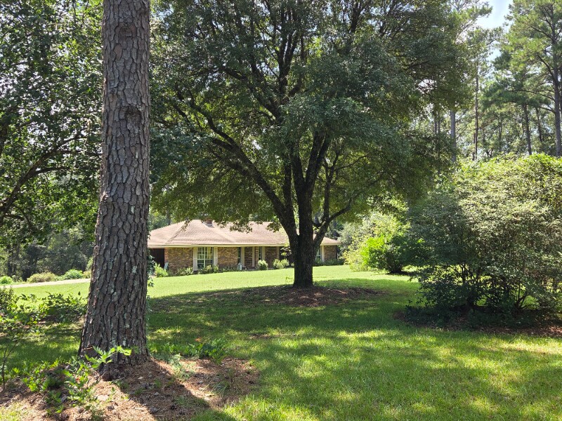 Foto principal - 253 Roy Tucker Rd