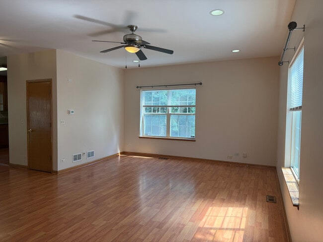 Building Photo - 211 Monarch Dr