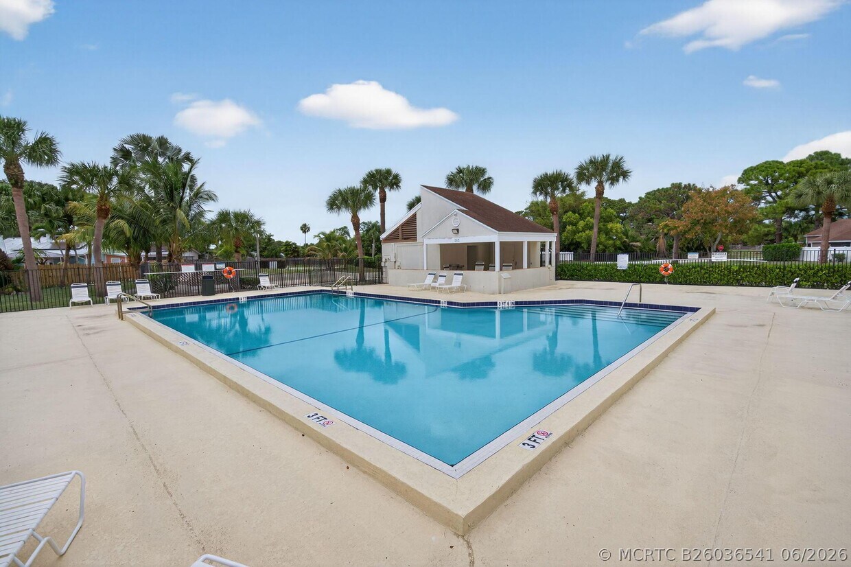 Building Photo - 707 Stonewood Ct