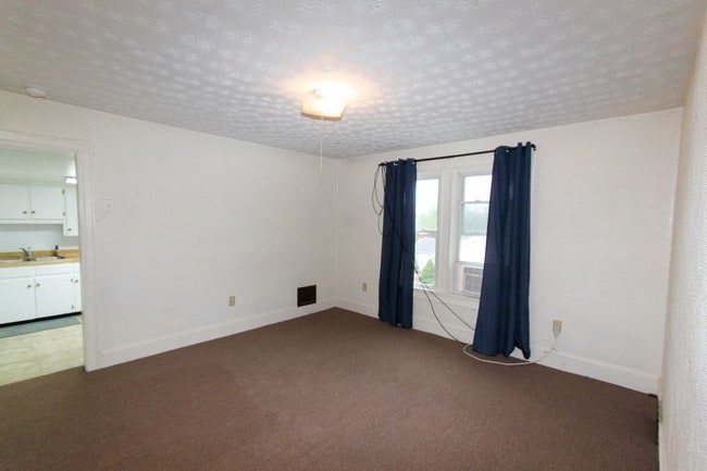Building Photo - Middleway Apartment