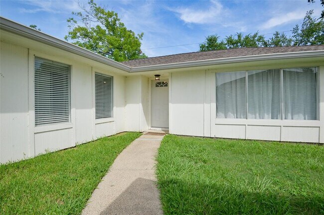 Building Photo - 17411 Morning Star Ave