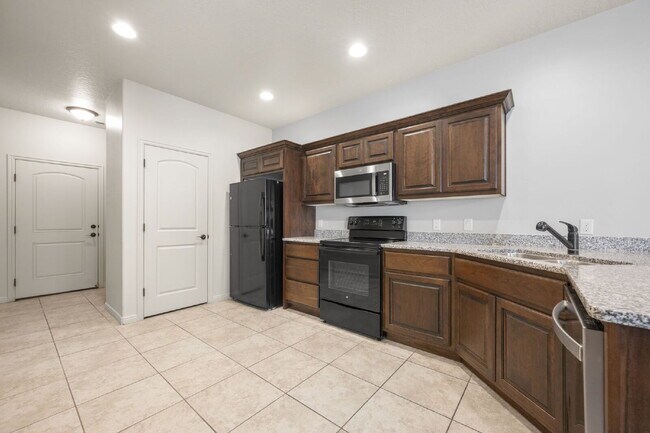 Foto del edificio - "Beautiful 3-Bedroom 2.5 Bath Townhome in the desirable Millcreek Springs TH Subdivision."
