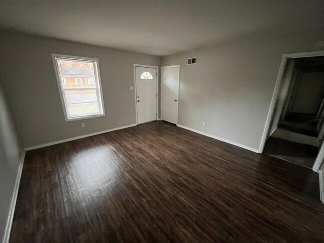 Building Photo - 4891 Scottsdale Ave