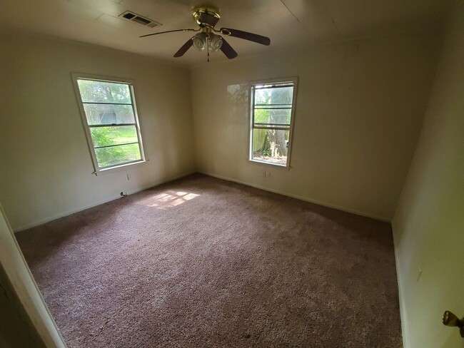 Building Photo - 3266 Wagner St