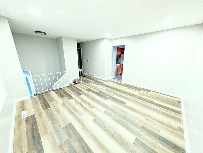 Foto del edificio - 1216 Hackley Ave