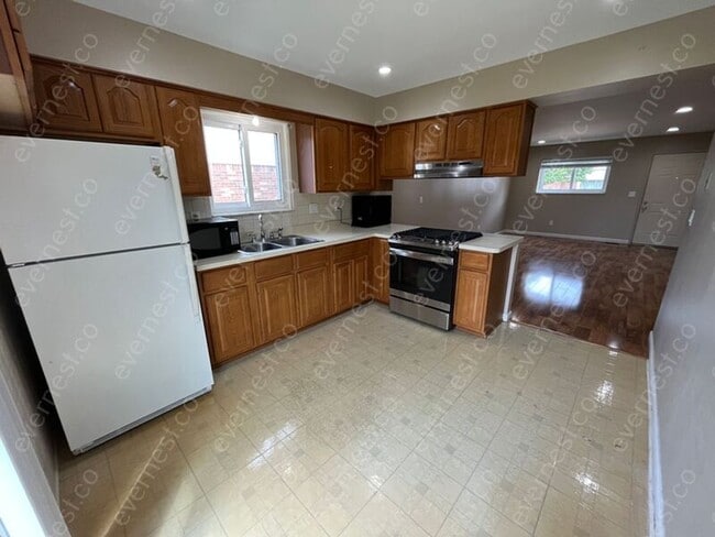 Building Photo - 8743 Texas Ct
