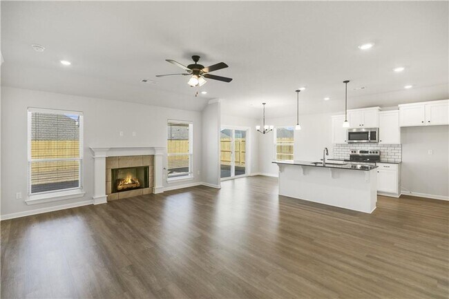 Foto del edificio - 4 Bed 2 Bath in Southwinds Sub