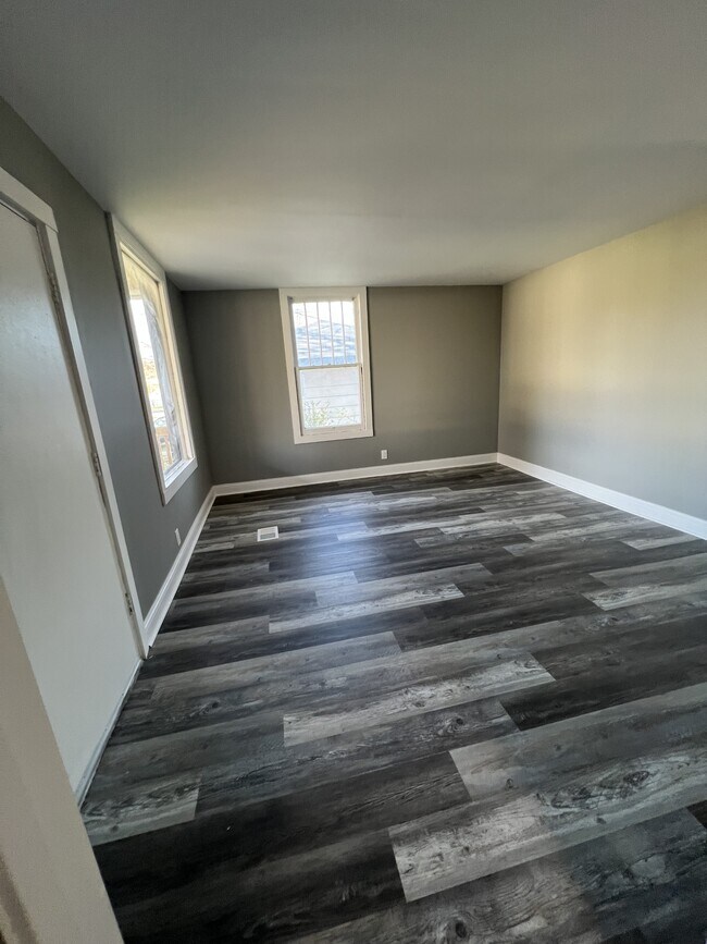 Building Photo - 1218 E 35th St